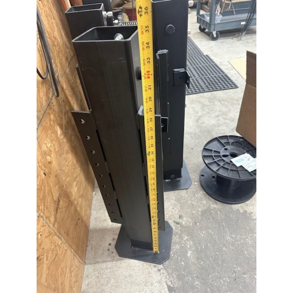 Magnum Lift Systems dual-leg hydraulic landing gear with single pump, 24,000 lb capacity trailer lift