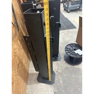 Magnum Lift Systems hydraulic single-leg landing gear jack, 12,000 lb capacity, 24-inch stroke, frame mount