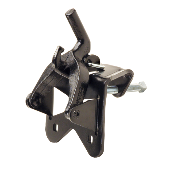 REESE weight distribution system featuring spring bars, safety pin, and adjustable chain links