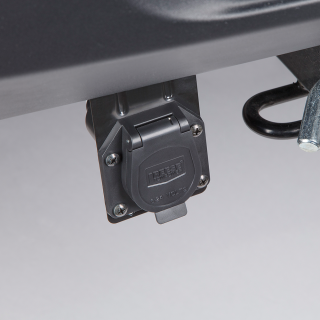 REESE Towpower Pre-Wired 7-Way and 4-Way Connector Adapter REESE Towpower 7-way connector adapter with pre-wired 4-flat and 7-round options