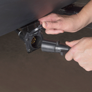 REESE Towpower Pre-Wired 7-Way and 4-Way Connector Adapter REESE Towpower 7-way connector adapter with pre-wired 4-flat and 7-round options