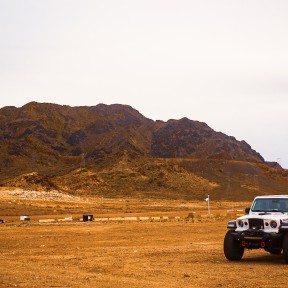 jeep gladiator desert