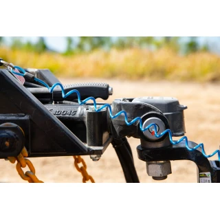 Cruisemaster DO45 Plus 4.5T articulating off-road trailer hitch coupler with handbrake CMDO45WHB
