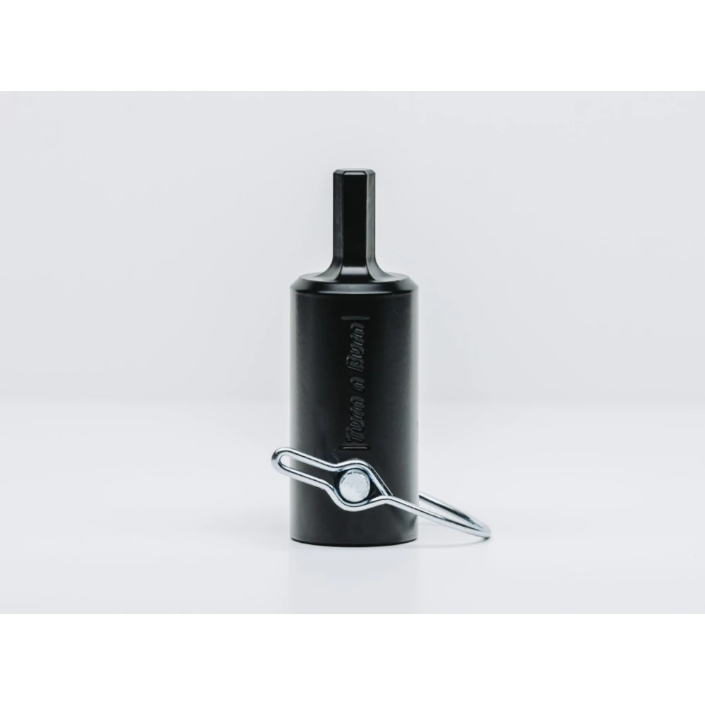 TurnNBurn side-wind drill-powered landing gear adapter kit with quick-release locking pin for semi-trailer landing gear