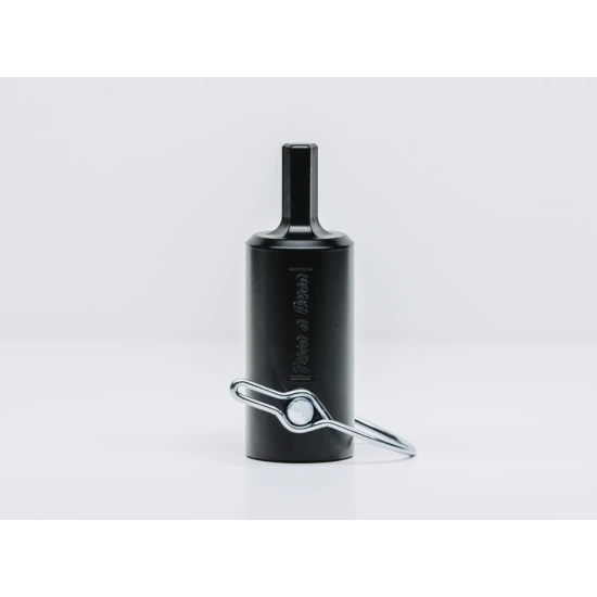 TurnNBurn side-wind drill-powered landing gear adapter kit with quick-release locking pin for semi-trailer landing gear