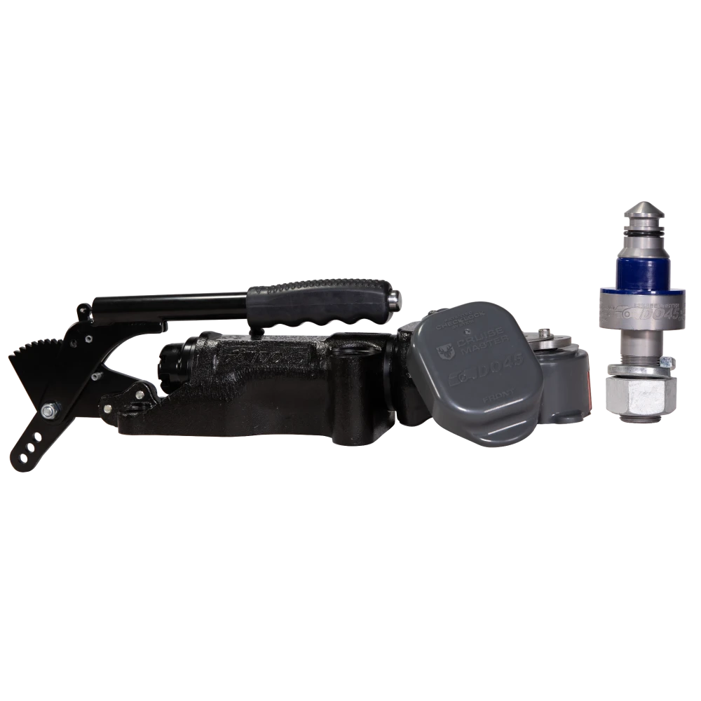 Cruisemaster DO45 Plus 4.5T articulating off-road trailer hitch coupler with handbrake CMDO45WHB