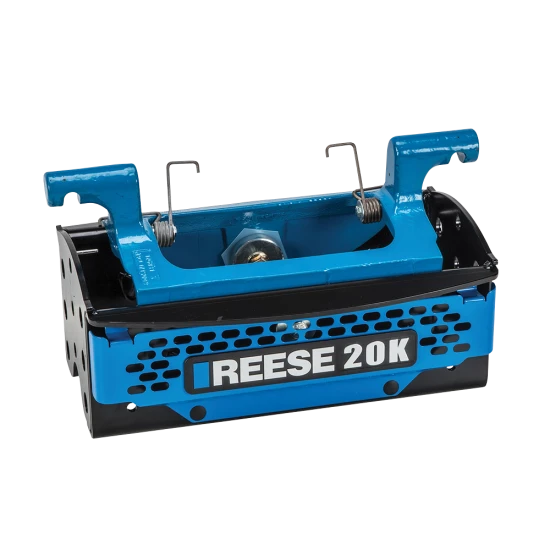 REESE M5 fifth wheel hitch featuring Talon Jaw for secure towing and durable design
