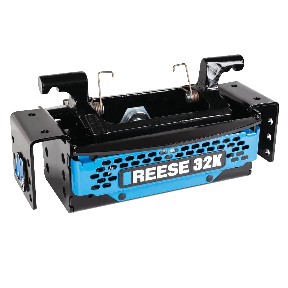 REESE M5 fifth wheel hitch showcasing its modular design and Talon Jaw.