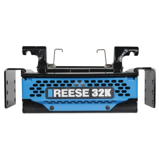 REESE M5 fifth wheel hitch showcasing its modular design and Talon Jaw.