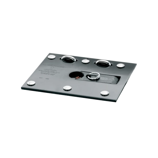 REESE fold-down gooseneck hitch, allows unrestricted truck bed use, ideal for gooseneck trailers, with chrome ball and safety features