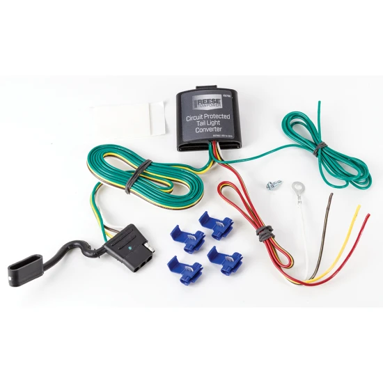 REESE Towpower Tail Light Converter with 4-Flat Connector REESE Towpower tail light converter, universal fit, with 4-Flat connector and dust cover